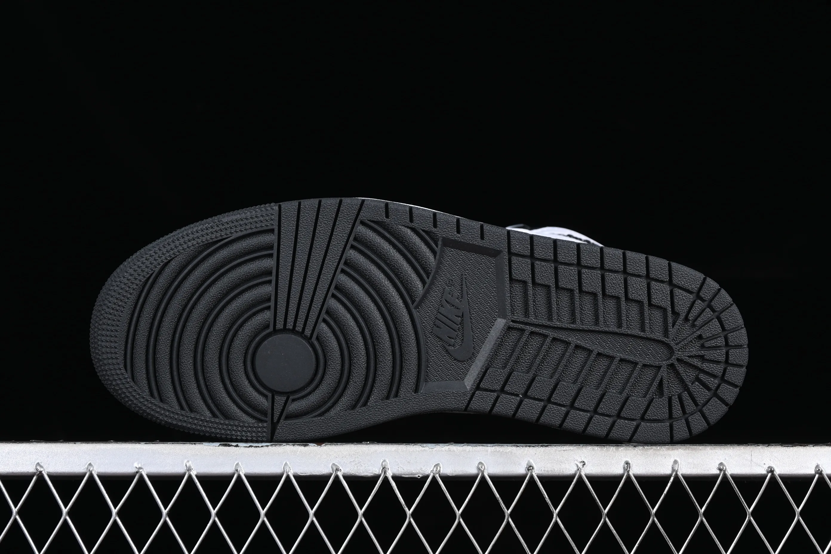 All categories Air Jordan Jordan series basketball shoes Air Jordan 1 High Pure original Air Jordan 1 High OG "Reverse Panda" AJ1 Joe 1 new black and white panda DZ5485-010